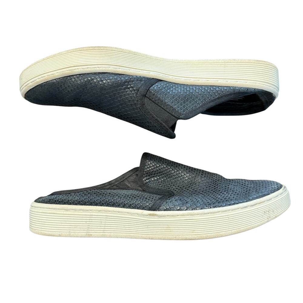 Sofft Women’s black leather snakeskin slip-on mule sneaker, Size 9.5
